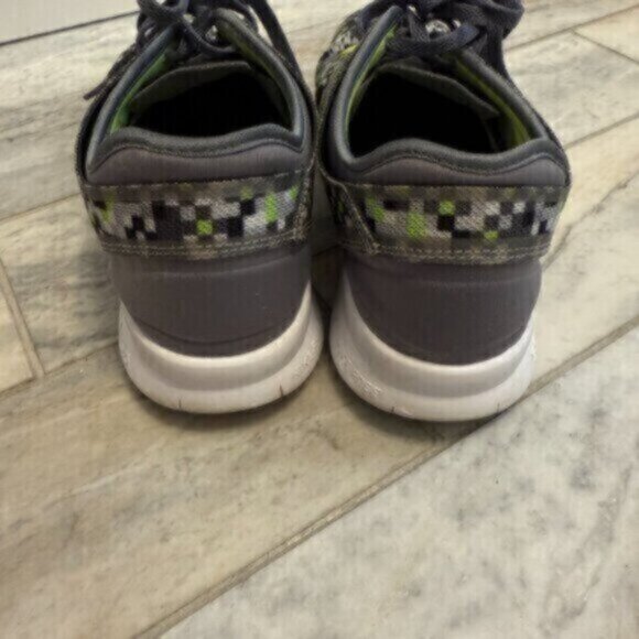 Nike Air Free TR Fit 5 women's size 9 Running Sneakers 704695-015 - Picture 2 of 5